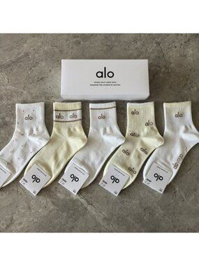 A52- ALO Yoga Women's Butter Yellow & White Mesh Half-Crew Socks 5-Pair Box Set